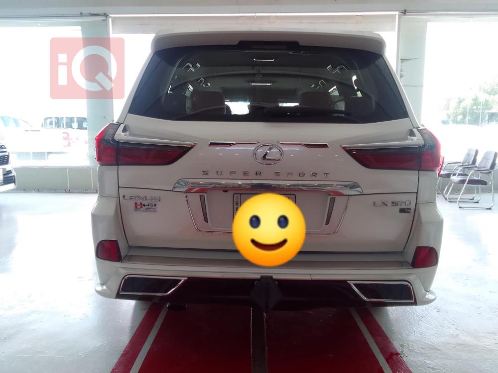 Lexus LX